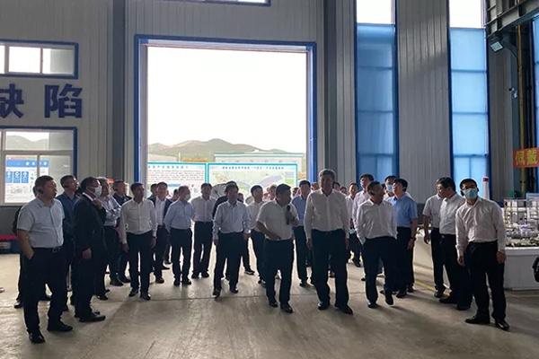 內(nèi)蒙古自治區(qū)黨委常委、通遼市委書記孟憲東攜考察團到一諾環(huán)境考察指導(dǎo)